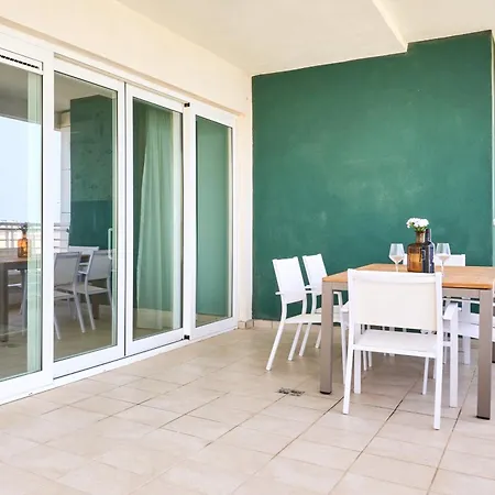 Stunning 3-bedroom Seaview Retreat In Cambridge Apartment Sliema