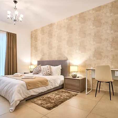 Apartment Stunning 3-bedroom Seaview Retreat In Cambridge