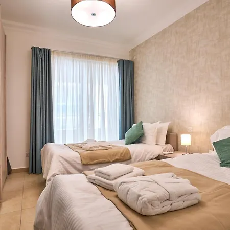 Stunning 3-bedroom Seaview Retreat In Cambridge * Sliema