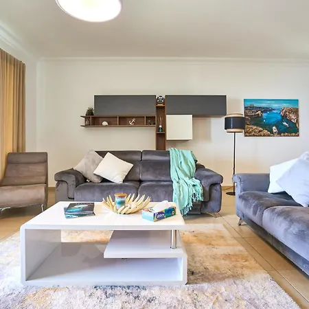 Apartment Stunning 3-bedroom Seaview Retreat In Cambridge *