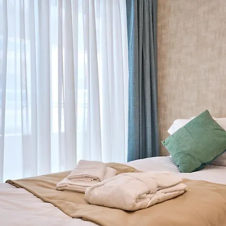 Stunning 3-bedroom Seaview Retreat In Cambridge * Sliema