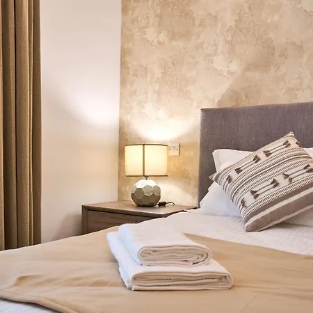 Stunning 3-bedroom Seaview Retreat In Cambridge * Sliema