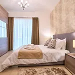 Apartment Stunning 3-bedroom Seaview Retreat In Cambridge