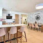 Stunning 3-bedroom Seaview Retreat In Cambridge Apartment Sliema
