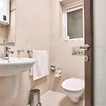 Apartment Stunning 3-bedroom Seaview Retreat In Cambridge