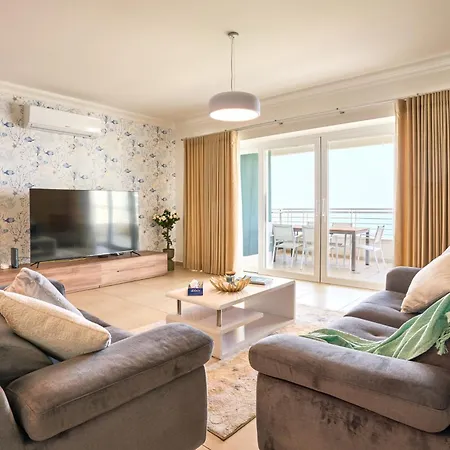Stunning 3-bedroom Seaview Retreat In Cambridge Sliema