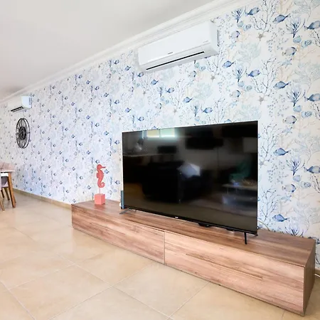 Stunning 3-bedroom Seaview Retreat In Cambridge